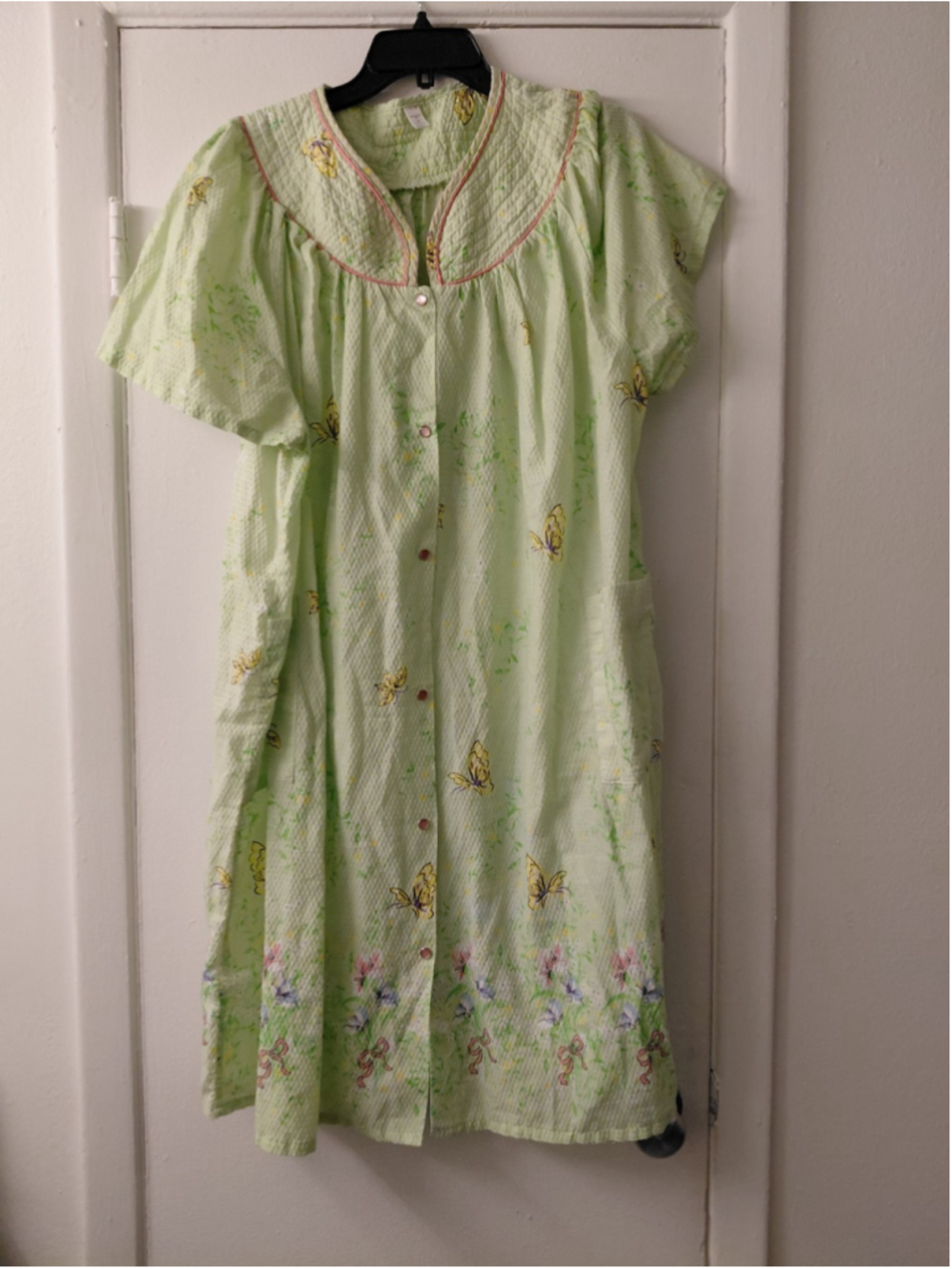 Vintage KMart PINK Butterfly Floral Pearl Snap Pocketed MuMu Medium Housecoat